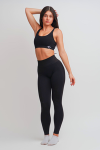 Aura Laced Back Sports Bra / Effort Scrunch Leggings