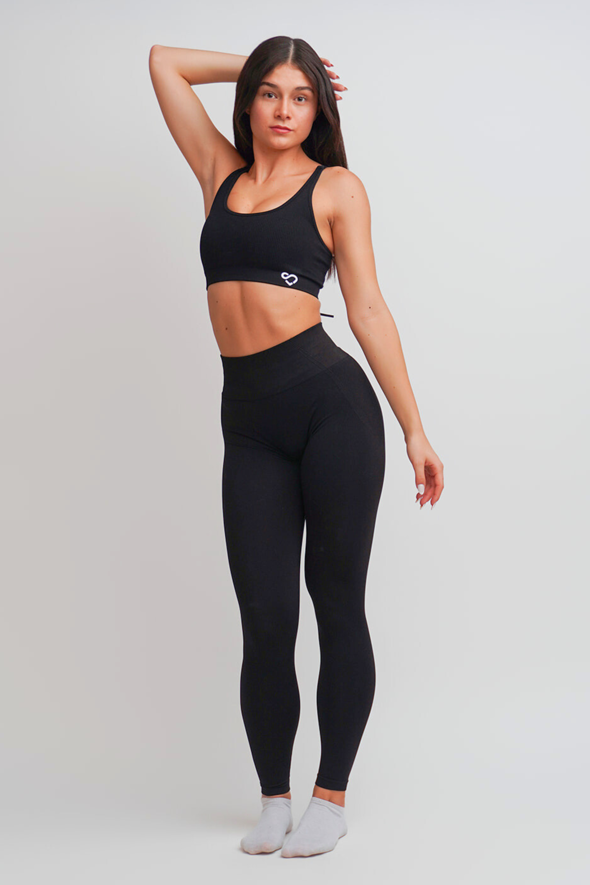 Aura Laced Back Sports Bra / Effort Scrunch Leggings